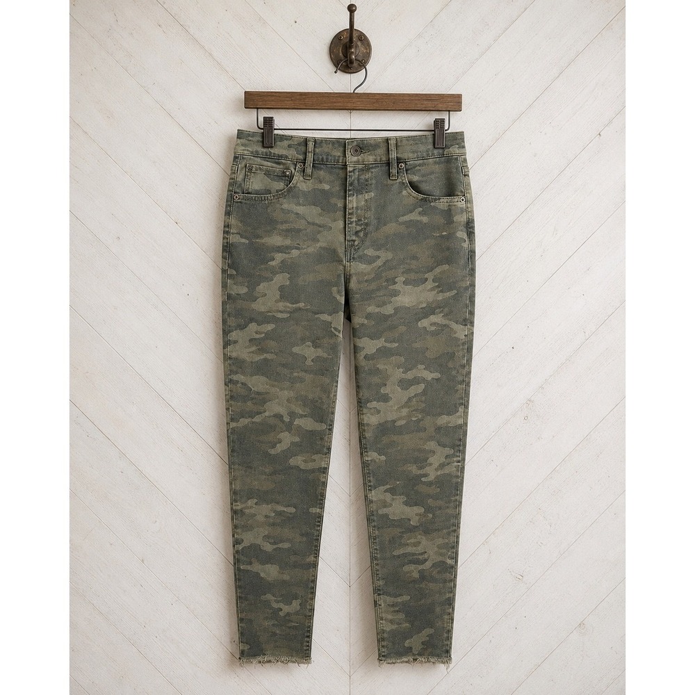 GAP True Skinny Camouflage Jeans Size 33 with Distressed Hem